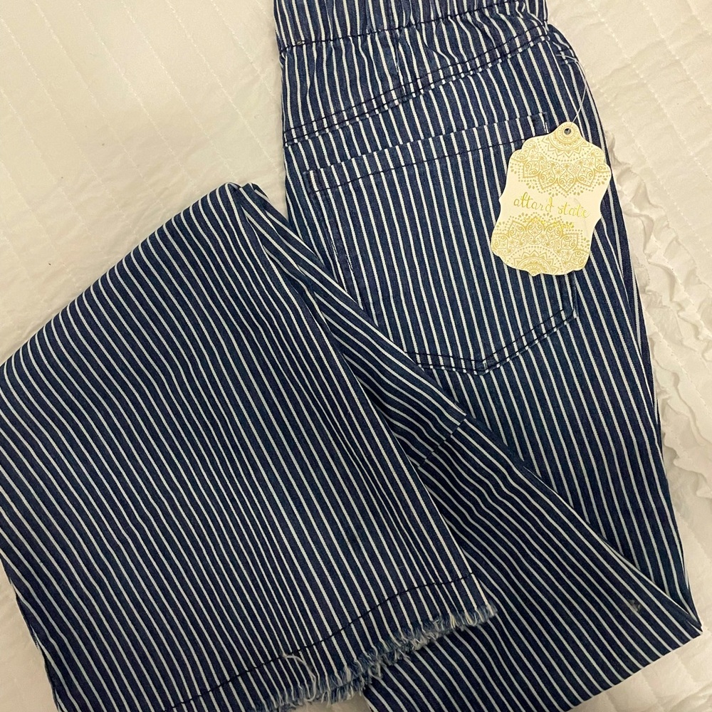 New w/ tag Alter’d State flare jeans w/ elastic waist